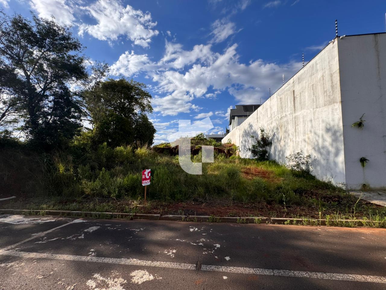 EXCELENTE TERRENO PLANO À VENDA, ÁREA NOBRE - JARDIM PRIMAVERA...
