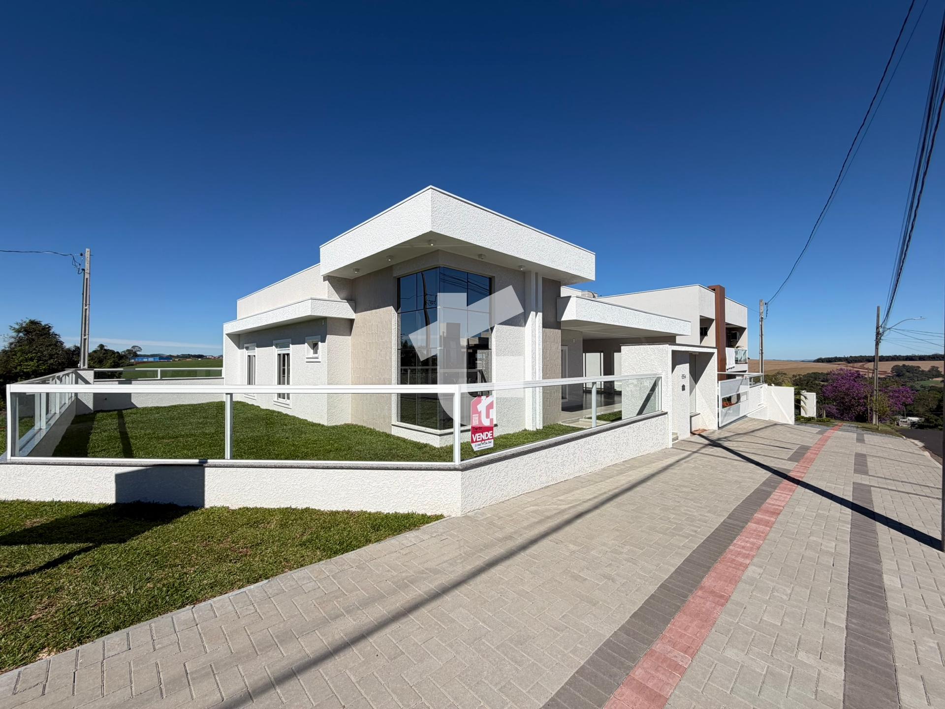 CASA TÉRREA COM PISCINA À VENDA NO BAIRRO FRARON - PATO BRANCOPR.