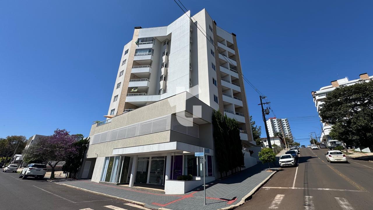APARTAMENTO COM SACADA AMPLA À VENDA NO RESIDENCIAL PARMA - CE...