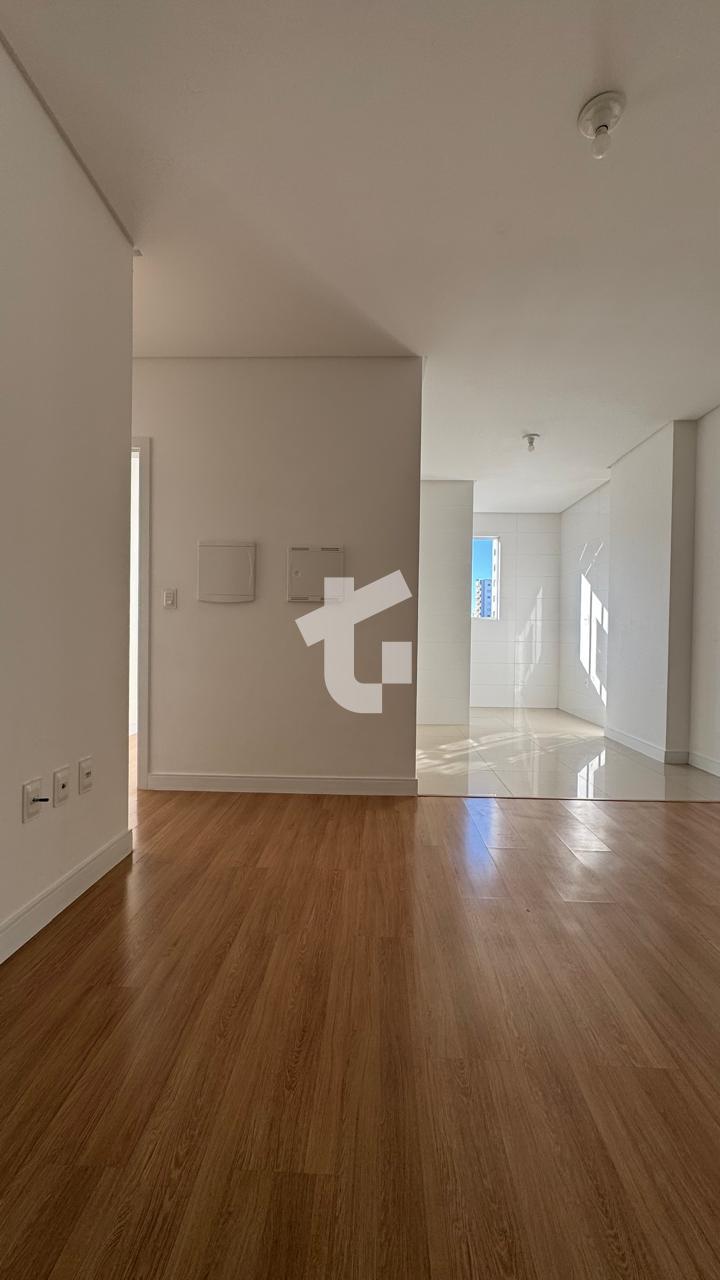 APARTAMENTO SEMIMOBILIADO PARA LOCAÇÃO ESQ. POLICLÍNICA, CENTR...