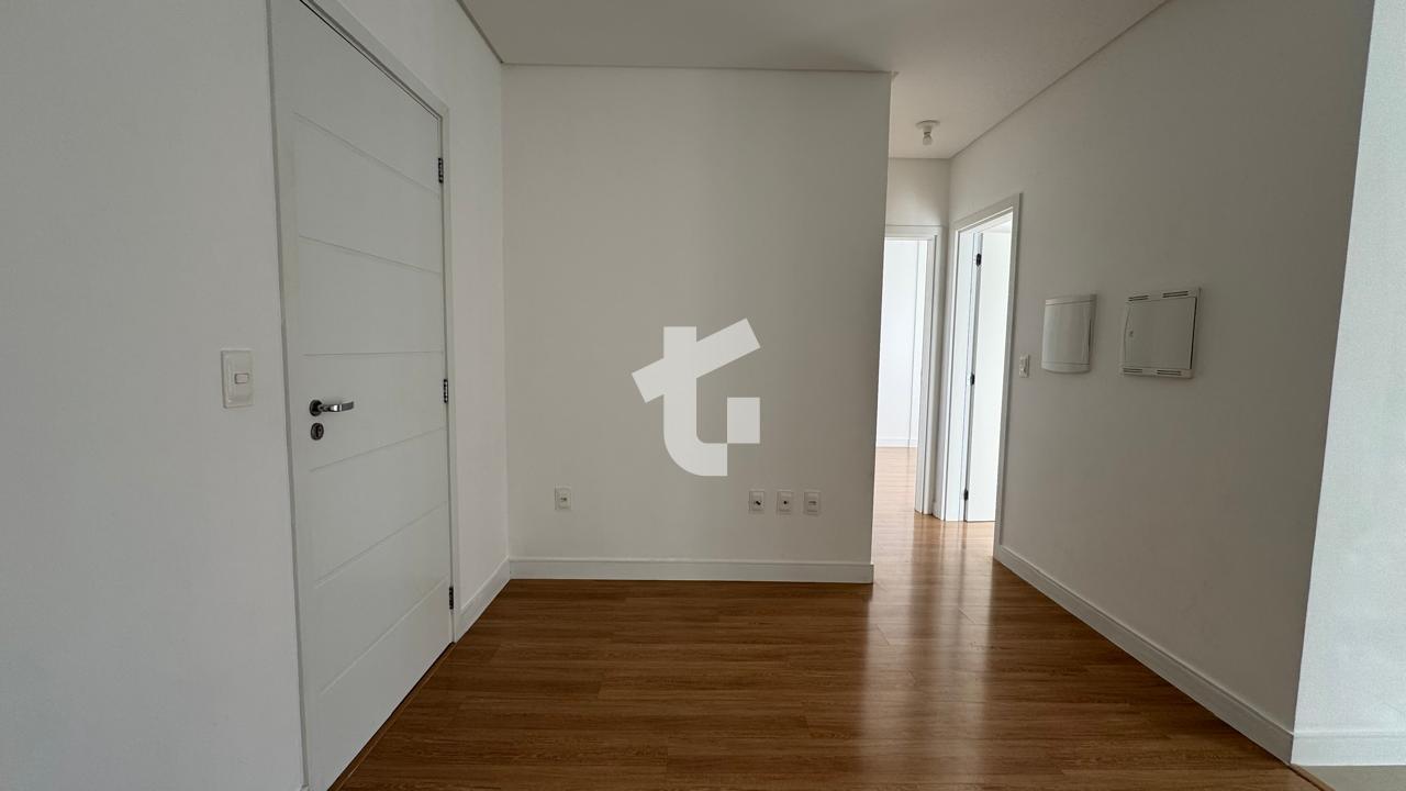 APARTAMENTO SEMIMOBILIADO PARA LOCAÇÃO ESQ. POLICLÍNICA, CENTR...