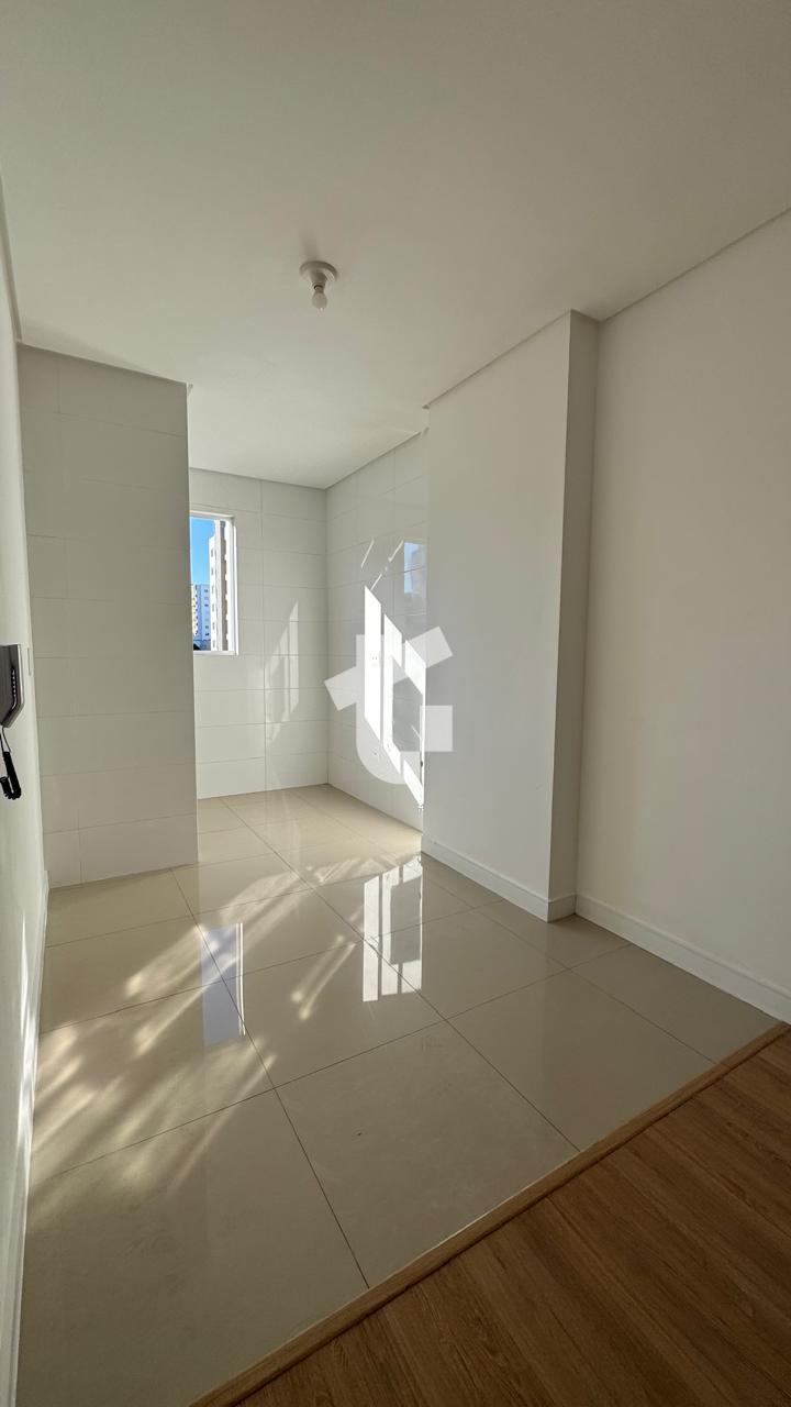 APARTAMENTO SEMIMOBILIADO PARA LOCAÇÃO ESQ. POLICLÍNICA, CENTRO, PATO BRANCO-PR.