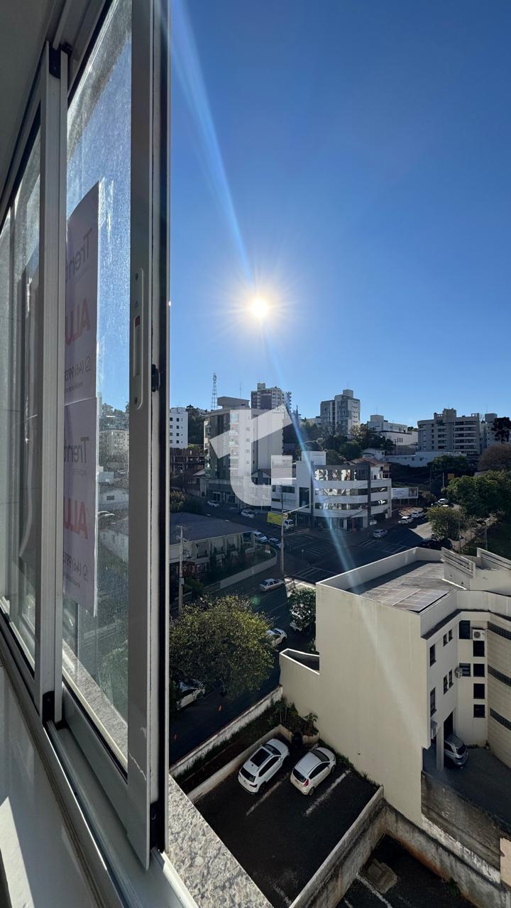 APARTAMENTO SEMIMOBILIADO PARA LOCAÇÃO ESQ. POLICLÍNICA, CENTRO, PATO BRANCO-PR.