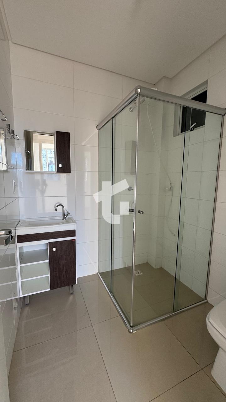 APARTAMENTO SEMIMOBILIADO PARA LOCAÇÃO ESQ. POLICLÍNICA, CENTRO, PATO BRANCO-PR.