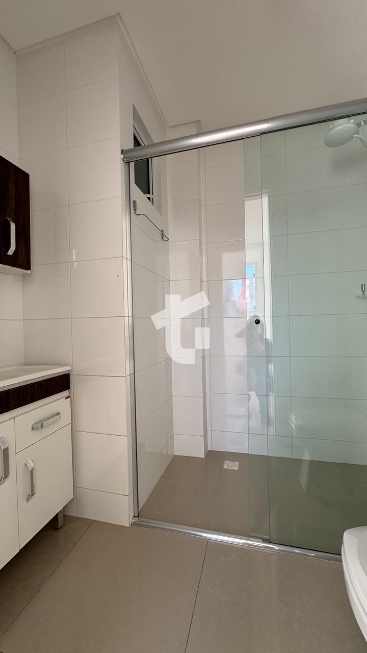 APARTAMENTO SEMIMOBILIADO PARA LOCAÇÃO ESQ. POLICLÍNICA, CENTRO, PATO BRANCO-PR.