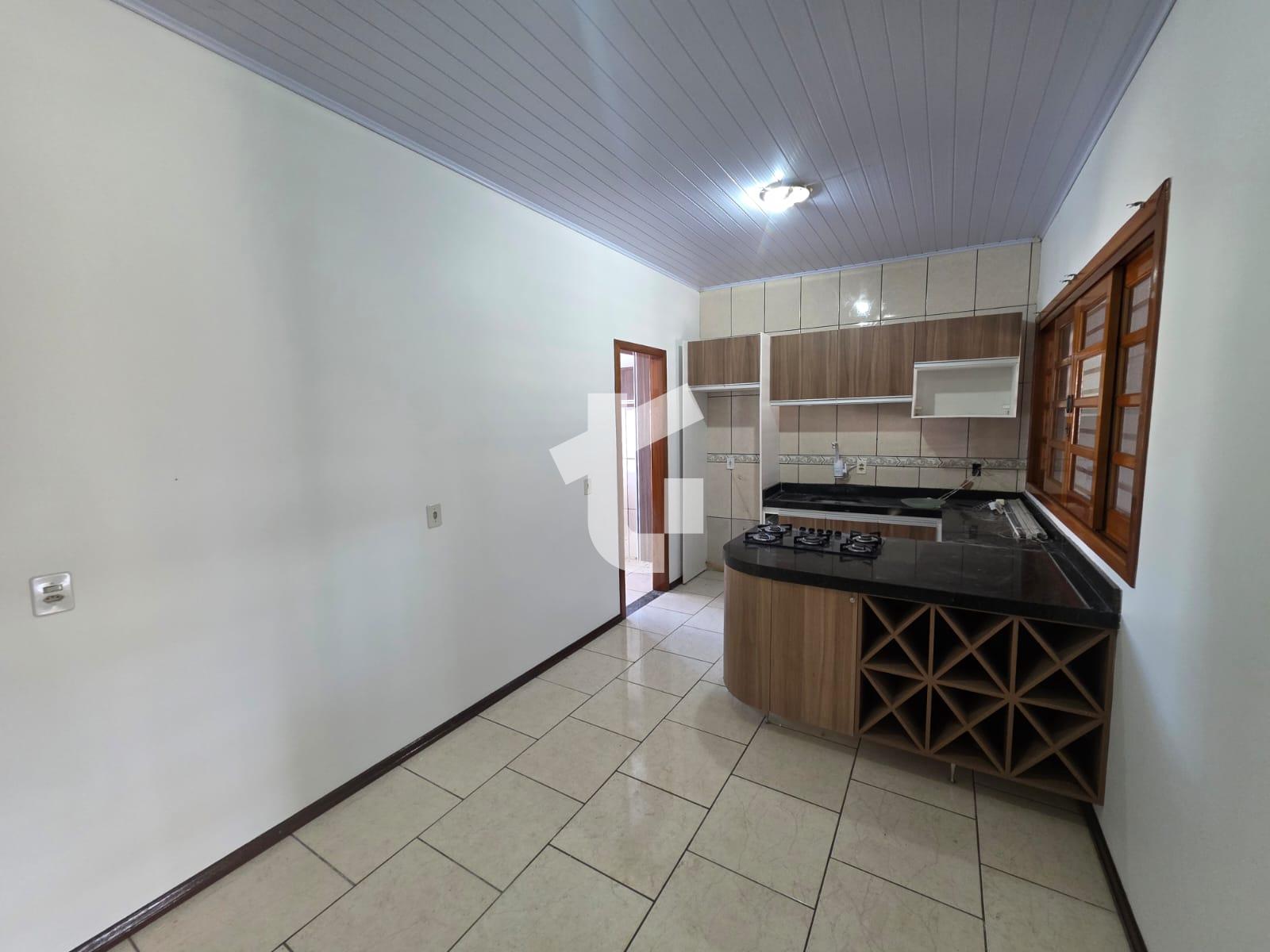 CASA COM 3 DORMITÓRIOS, SEMIMOBILIADO, SÃO FRANCISCO - PATO BRANCO-PR