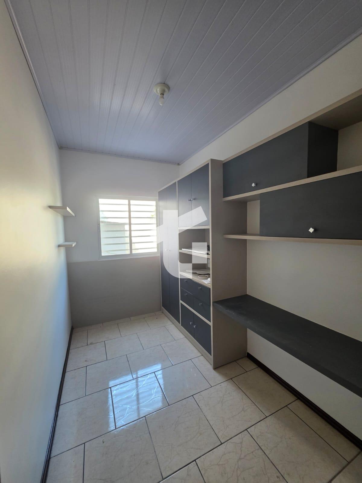 CASA COM 3 DORMITÓRIOS, SEMIMOBILIADO, SÃO FRANCISCO - PATO BRANCO-PR