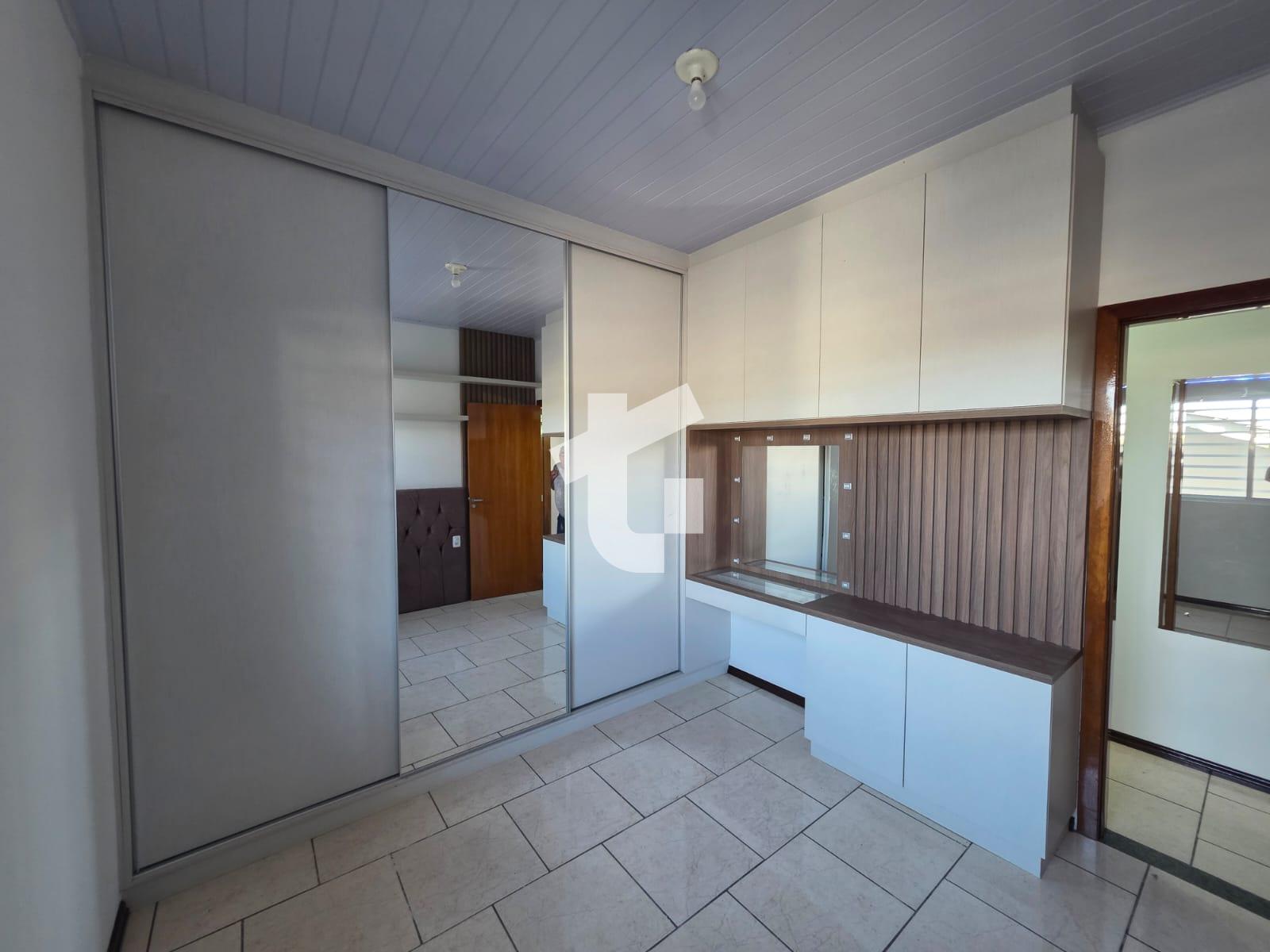 CASA COM 3 DORMITÓRIOS, SEMIMOBILIADO, SÃO FRANCISCO - PATO BRANCO-PR
