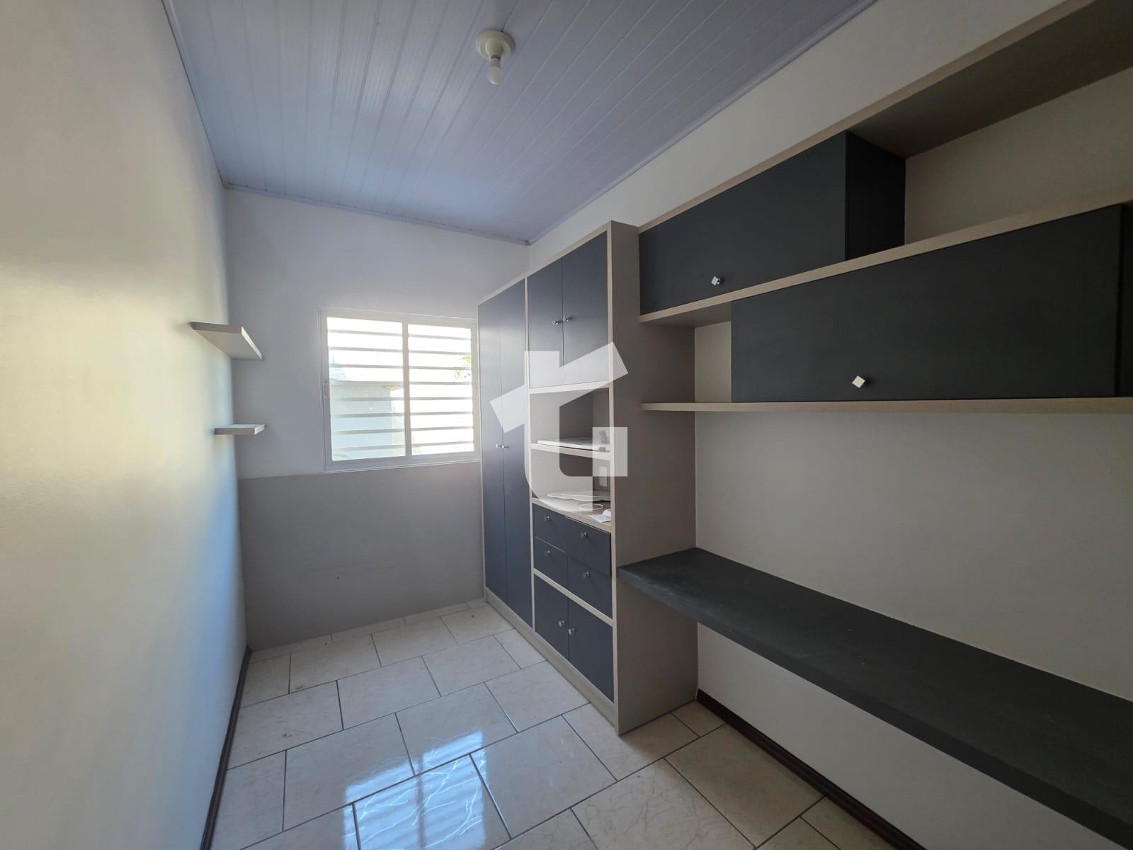CASA COM 3 DORMITÓRIOS, SEMIMOBILIADO, SÃO FRANCISCO - PATO BRANCO-PR