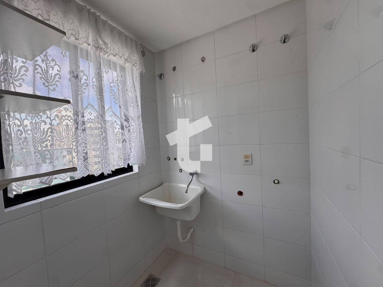 APARTAMENTO SEMIMOBILIADO - EDIFÍCIO CAROLINE, 1 SUÍTE E 1 DORMITÓRIO, CENTRO - PATO BRANCOPR!