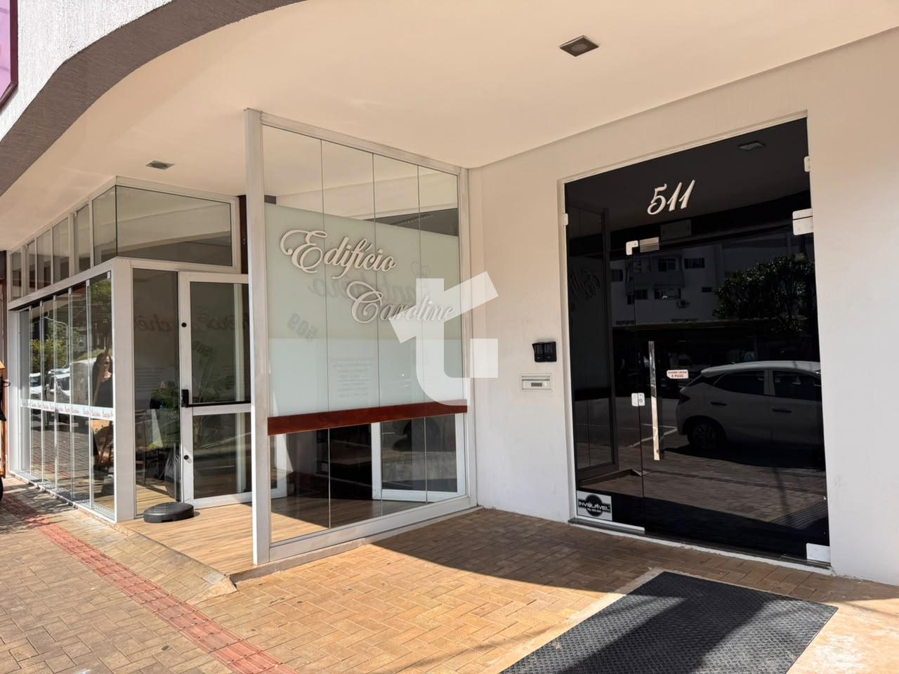 APARTAMENTO SEMIMOBILIADO - EDIFÍCIO CAROLINE, 1 SUÍTE E 1 DOR...