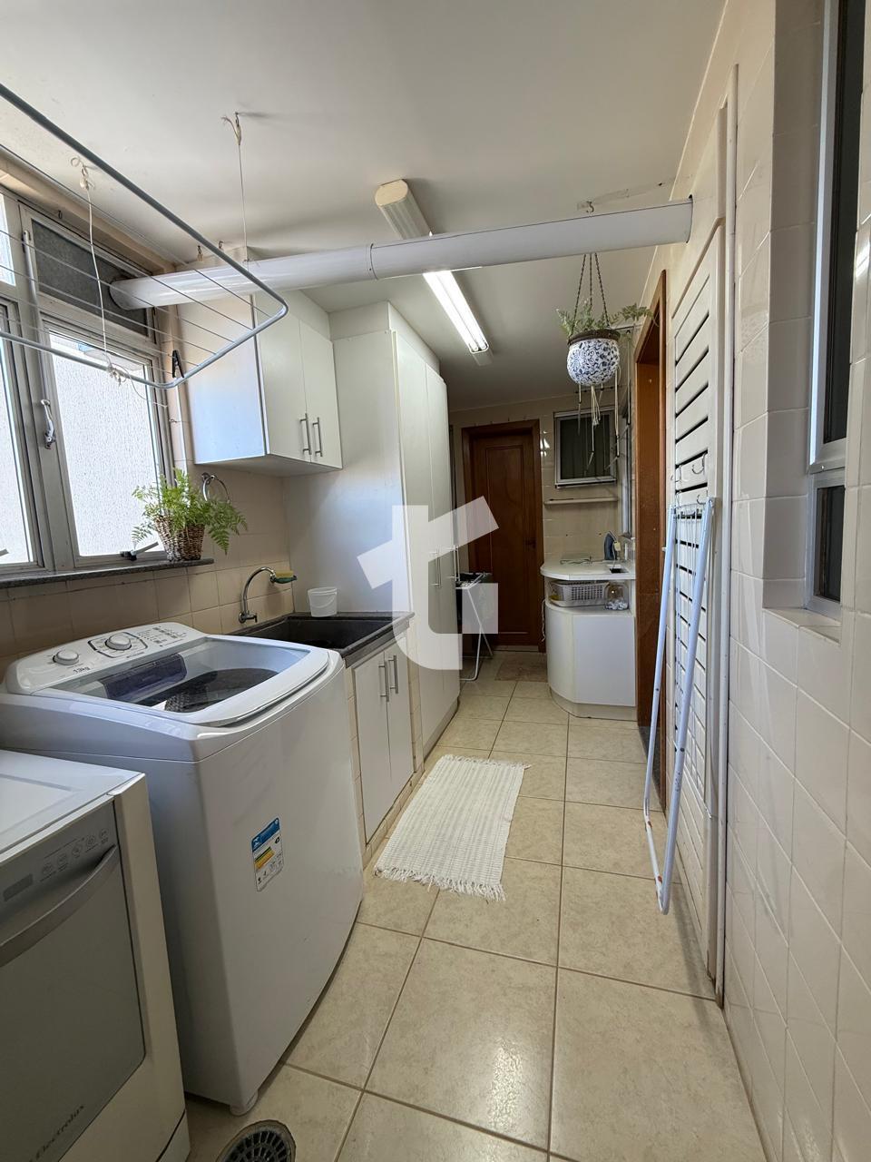 APARTAMENTO ALTO PADRÃO À VENDA NO DONA CESIRA, PINHEIROS, PATO BRANCO - PR