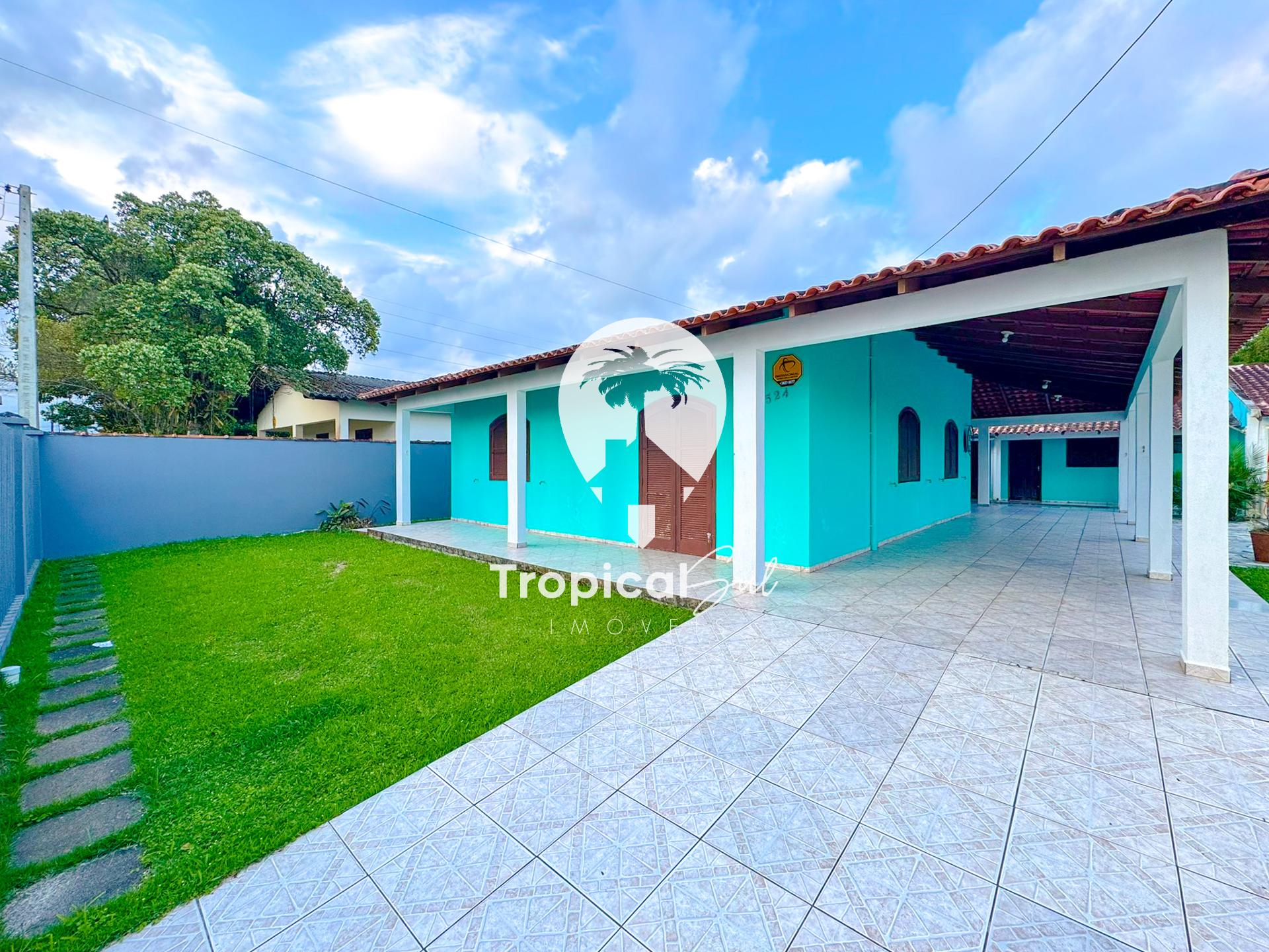 Casa ? venda, 4 quartos, pr?ximo ao mar no Balne?rio Graja?