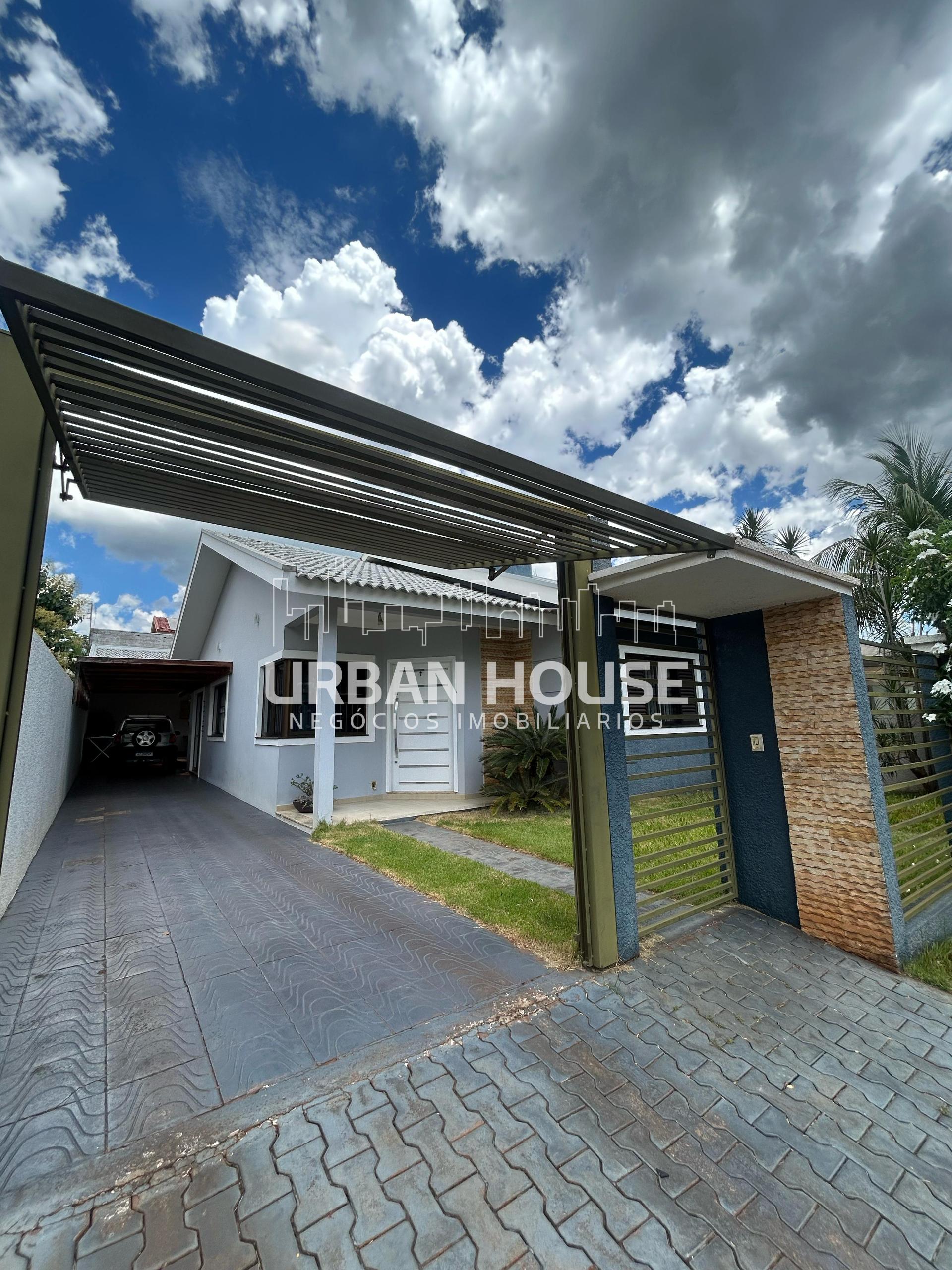 Casa com 3 quartos no bairro Nazaré, suíte, edícula e amplo te...