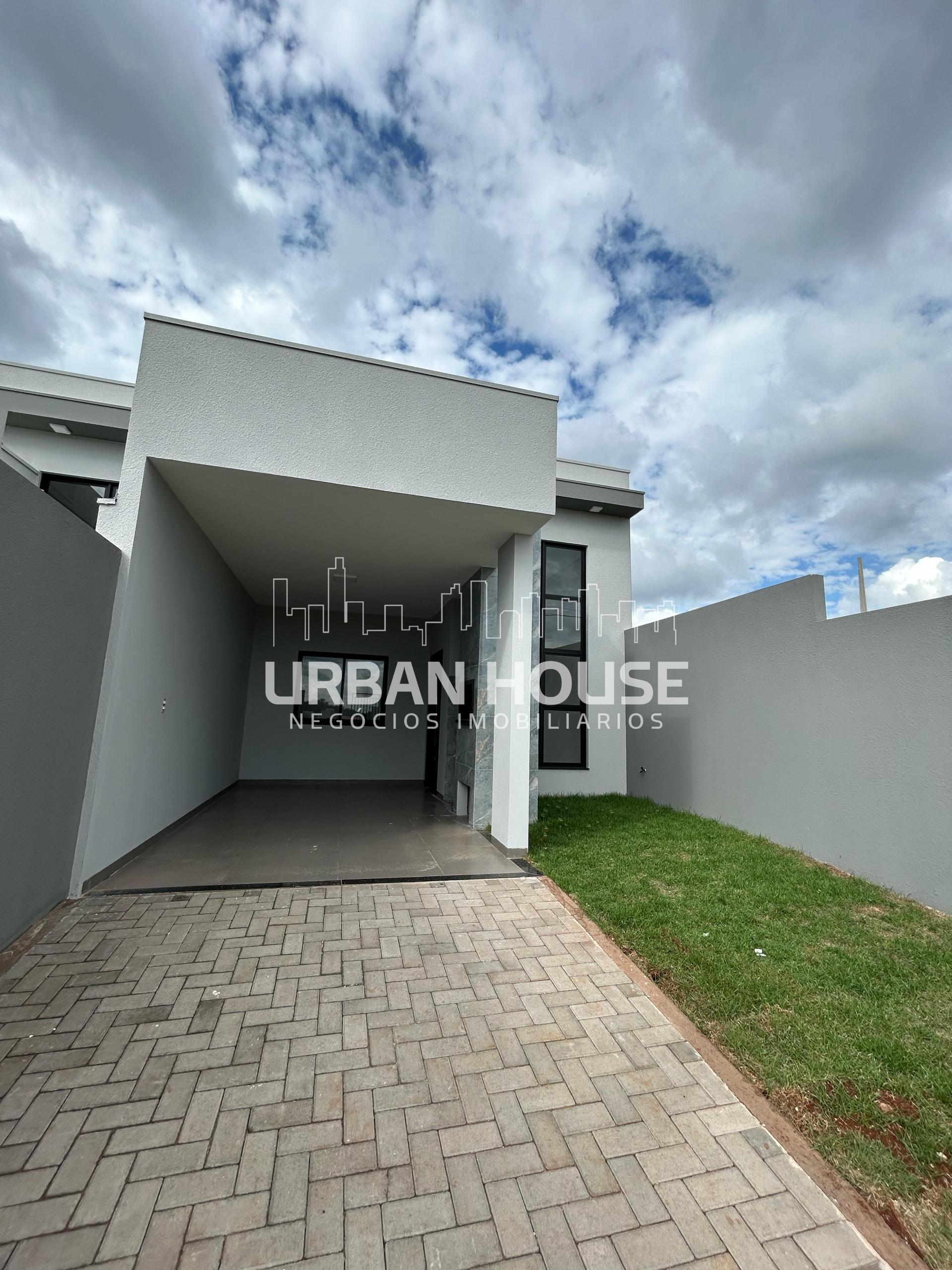 Casa com 2 quartos, garagem, churrasqueira e ótima localização...