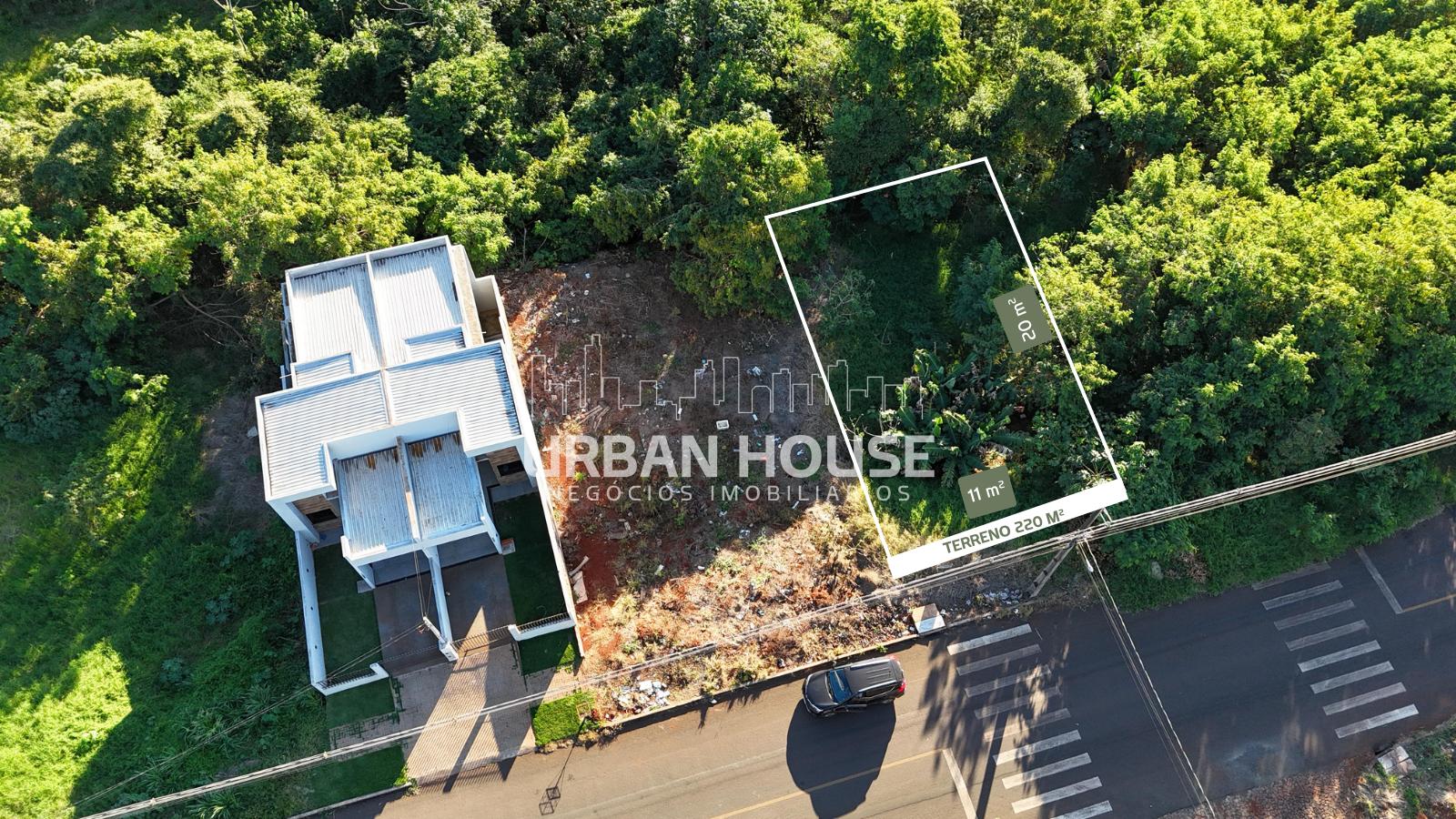 Terreno de 220m  à venda no Bairro Florença - Ótima Localização