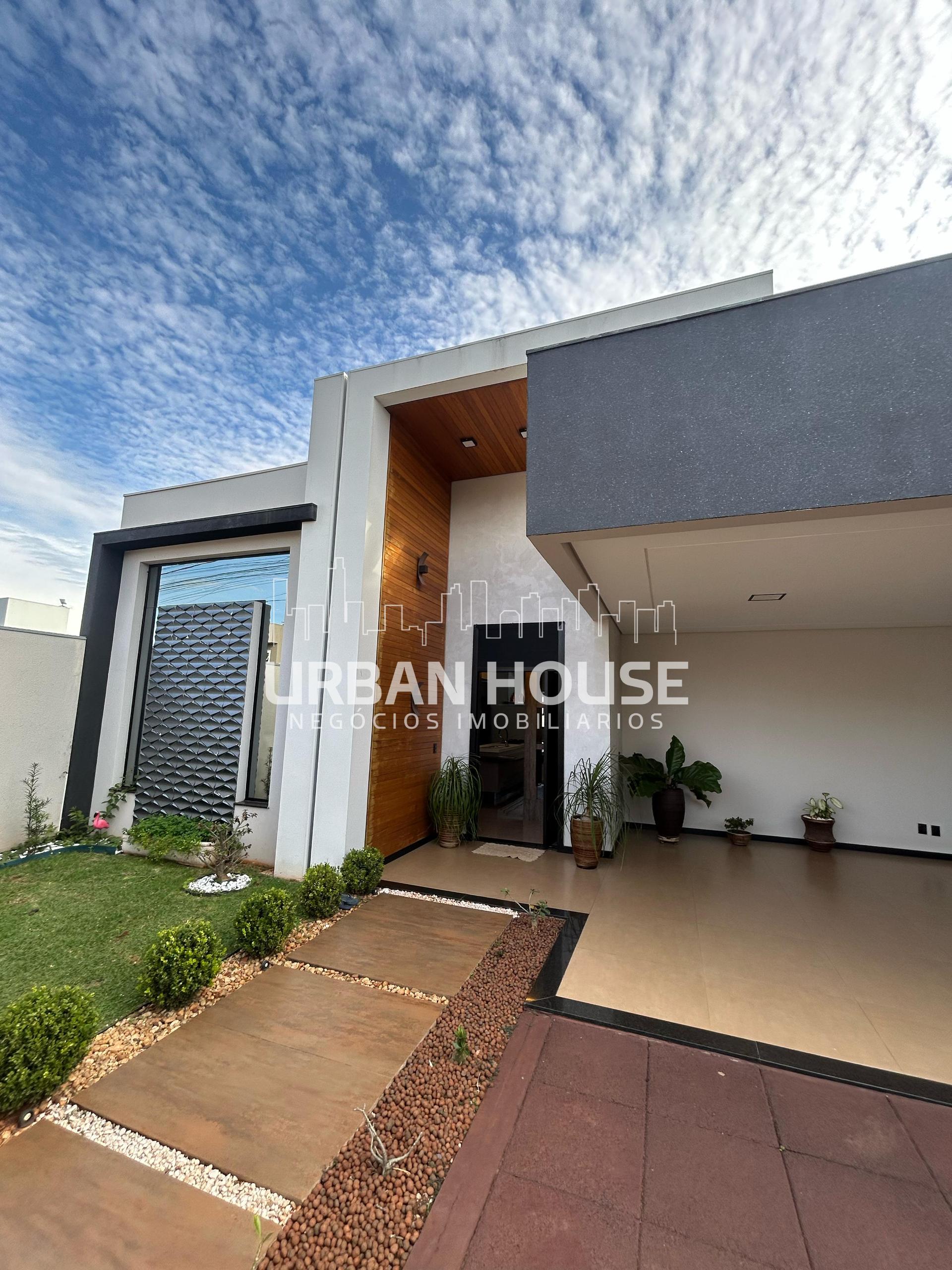 Casa Alto Padr?o ? Venda no Bairro Itaipu. 3 Quartos, Piscina ...