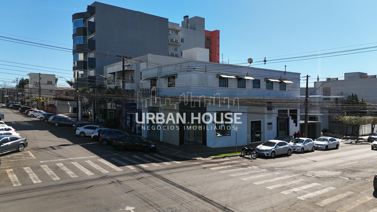 Prédio à venda Centro da cidade. Esquina com 2 apartamentos e ...