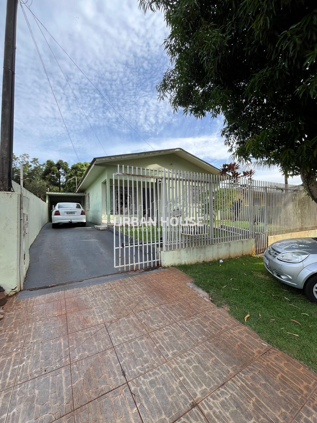 Casa à venda no Bairro Ipê com 4 Quartos, 162m , com Churrasqu...