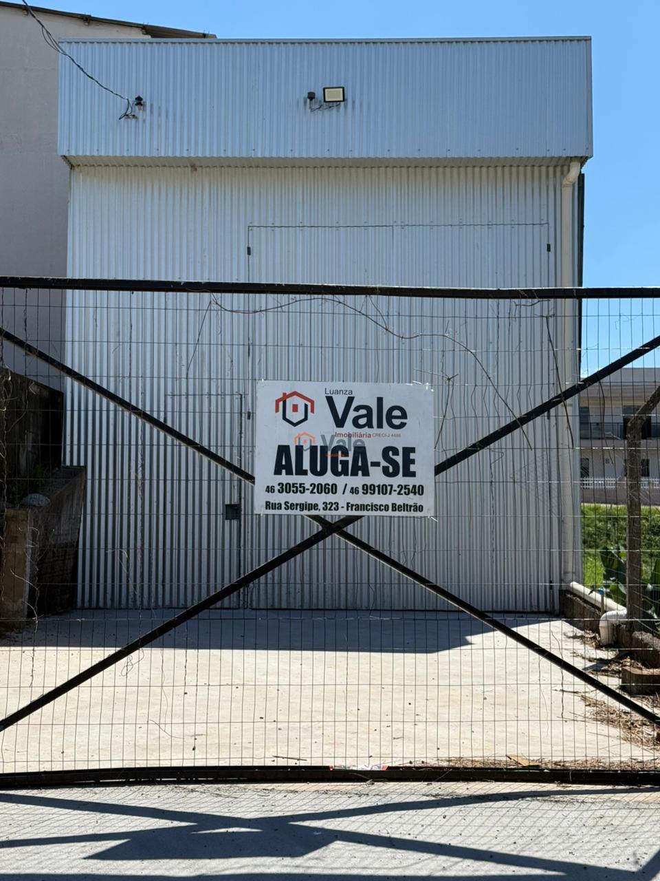 ALUGA-SE BARRACO NO BAIRRO PINHEIRINHO