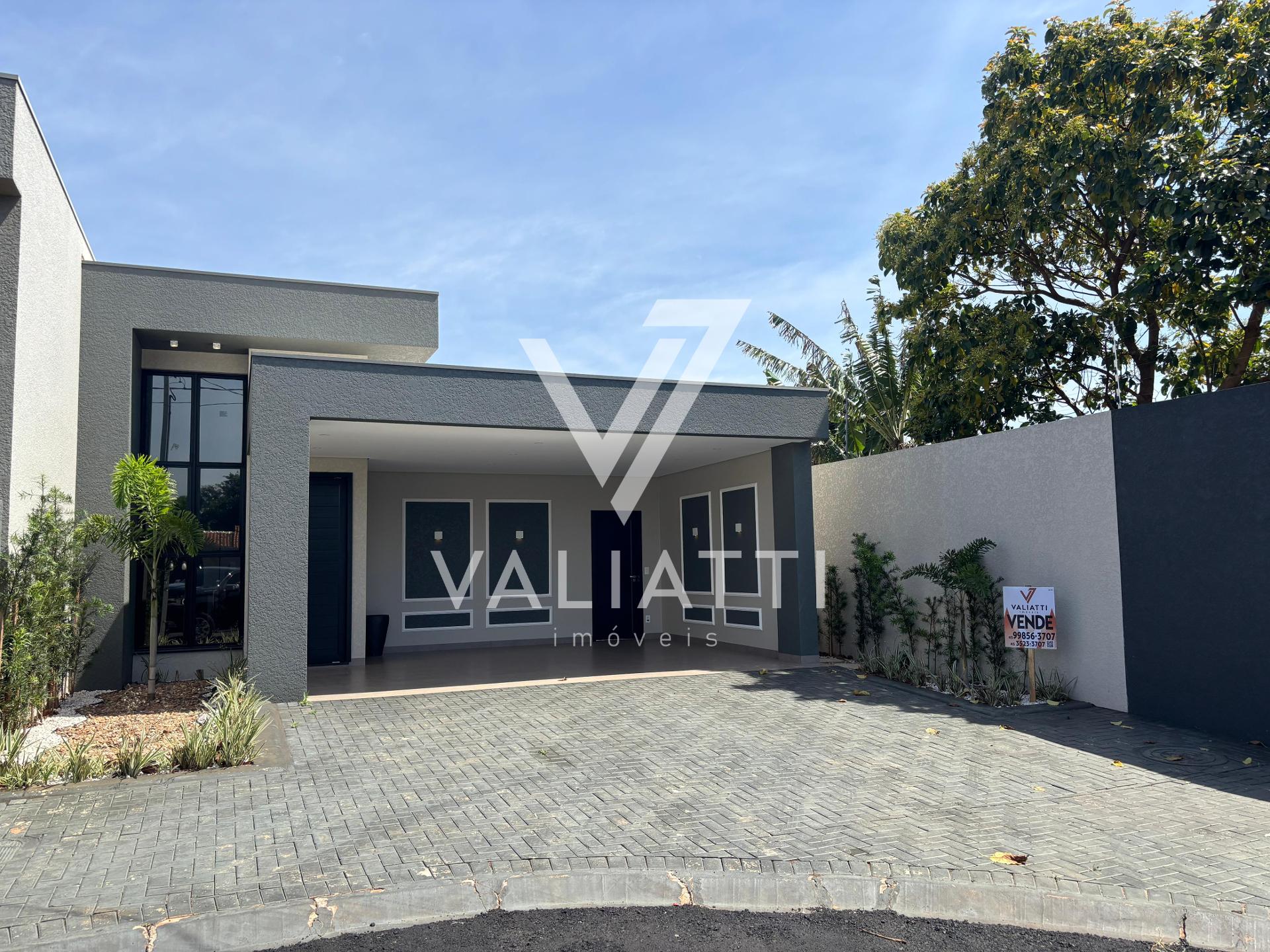 Casa com 03 Dormitórios sendo 01 Suíte com Closet no Condomíni...