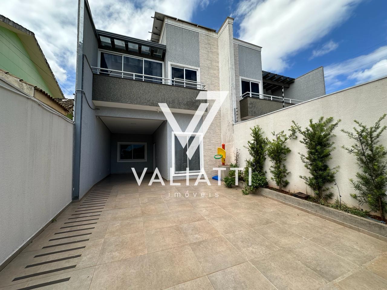 Sobrado com 03 Suítes sendo 01 Suíte com Closet e Piscina no J...