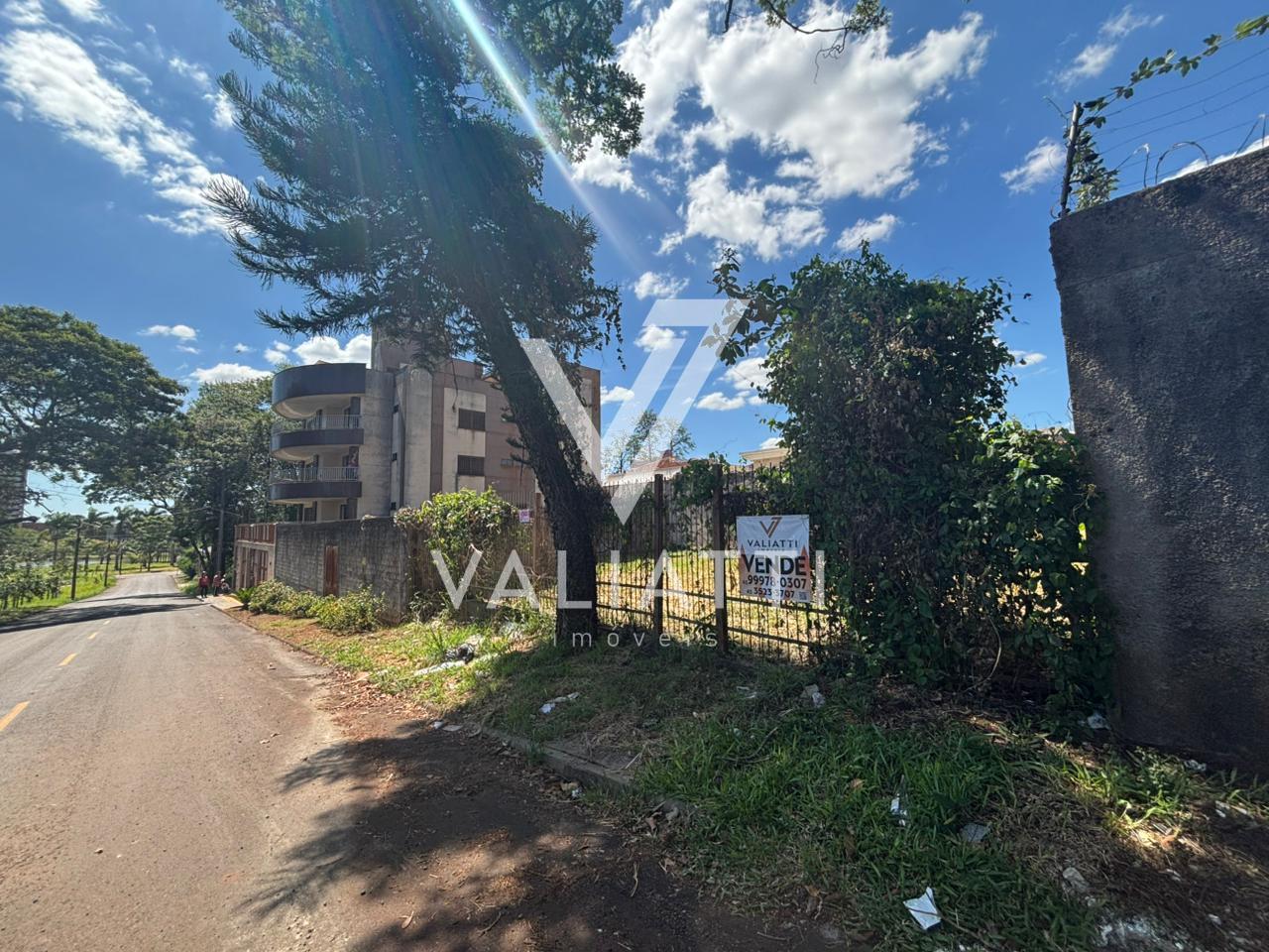 Terrenos com 360m  no Jardim Central Próximo Avenida Maria de ...