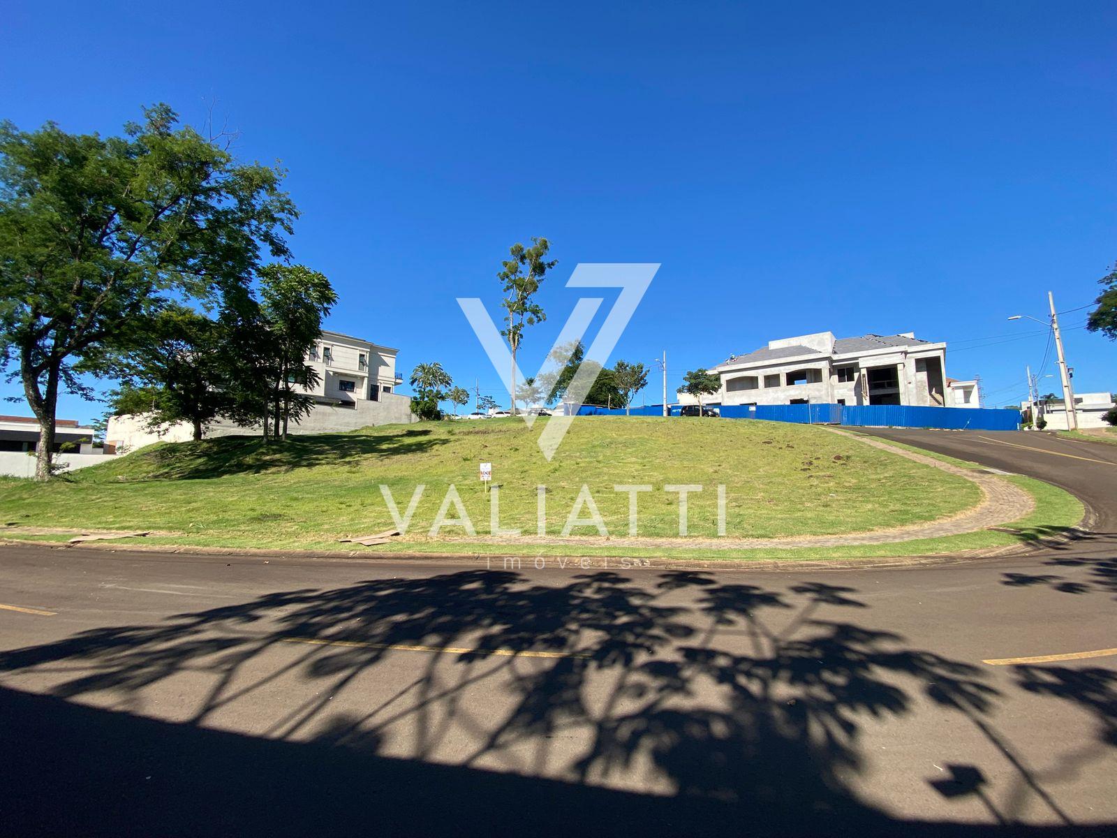 Terreno de esquina com 1.096,46m no Condomínio Residencial Esm...