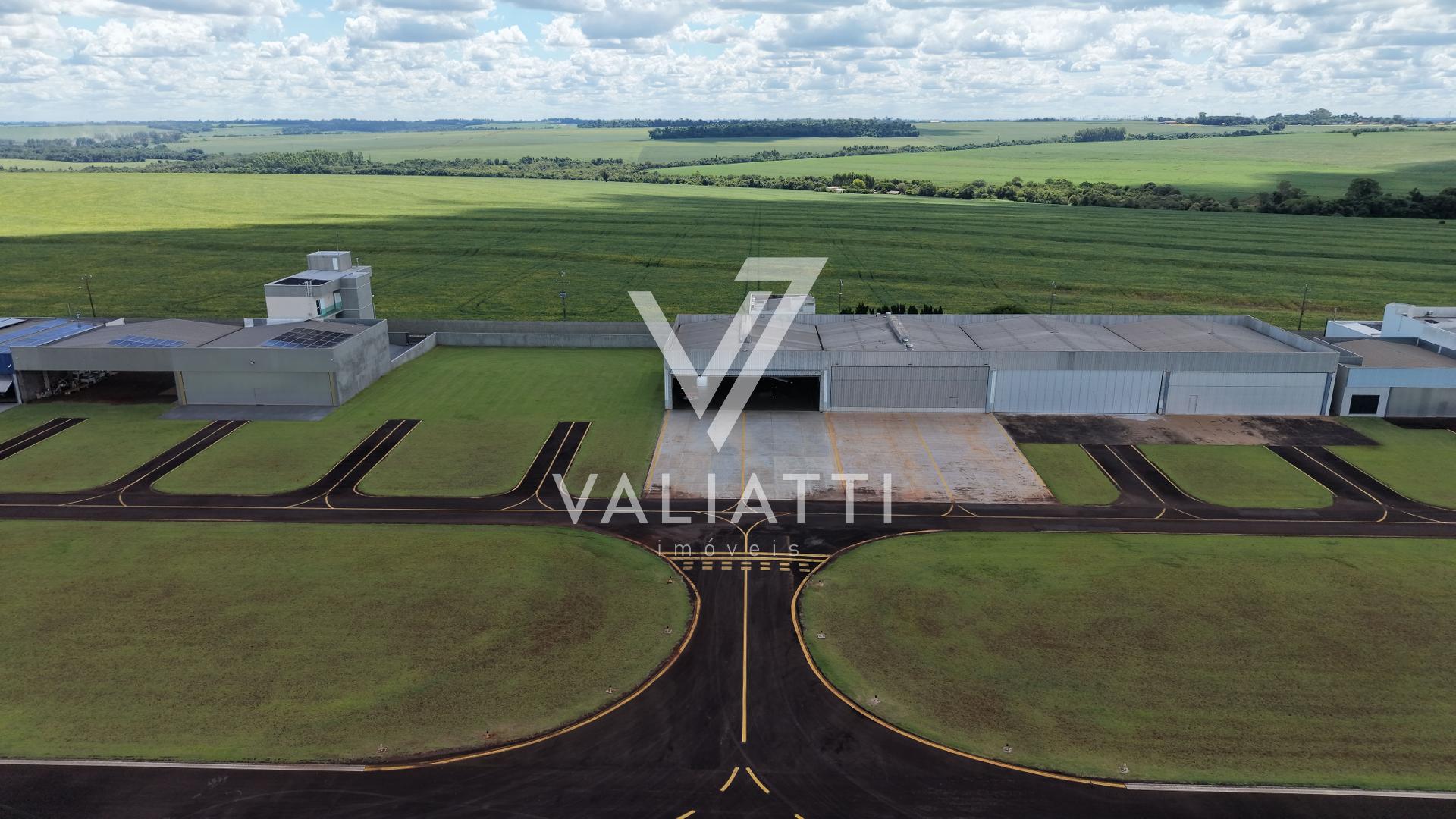 Hangar com Pista de Pouso no Condomínio de Voô Itaipu em Santa...