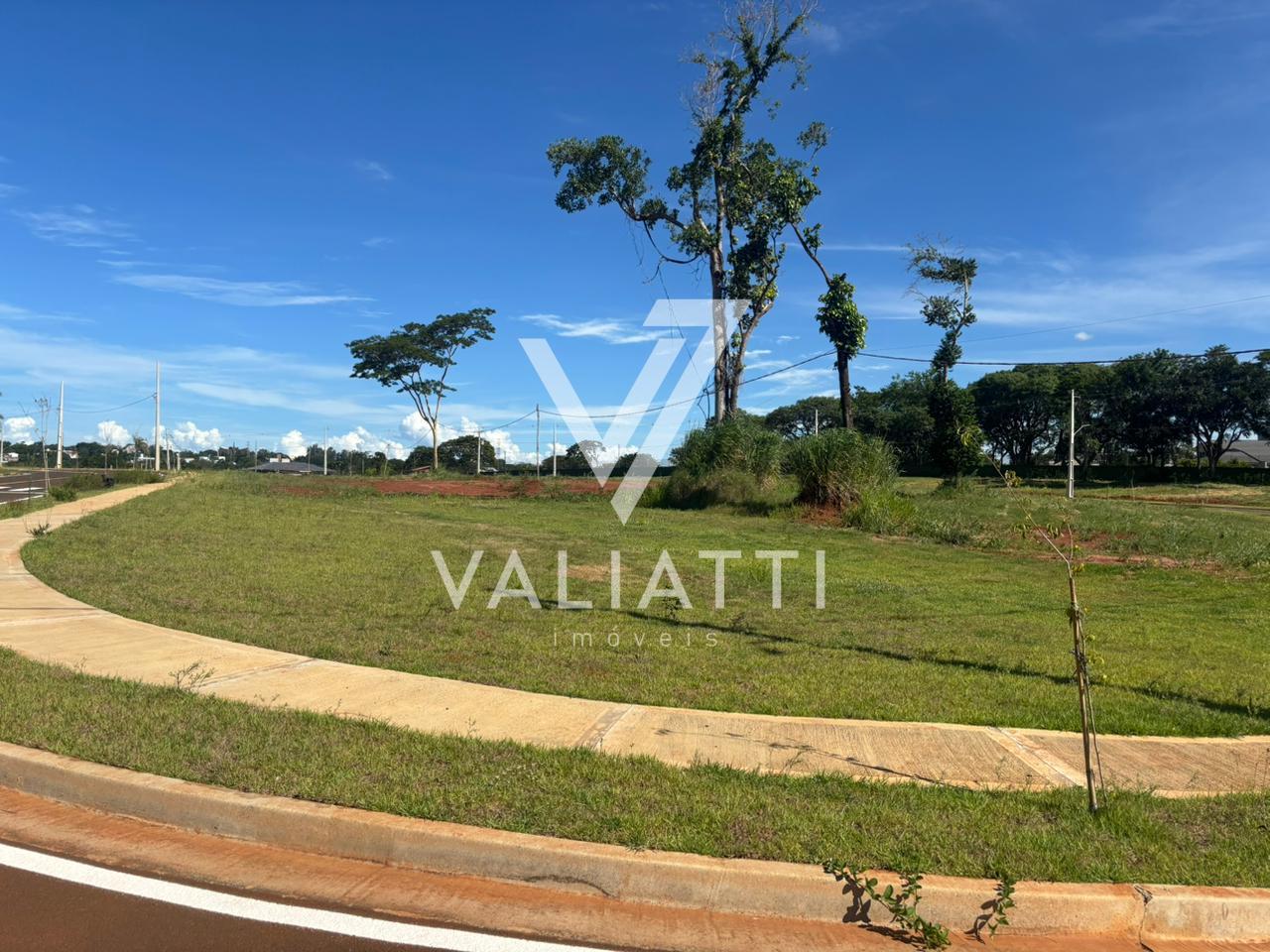 Terreno de Esquina de 727,92m  no Condomínio Infinitus Residen...