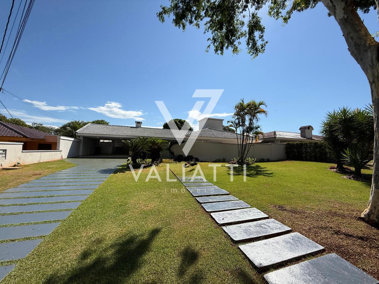 Casa com 03 Dormitórios sendo 01 Suíte no Condomínio Vila B