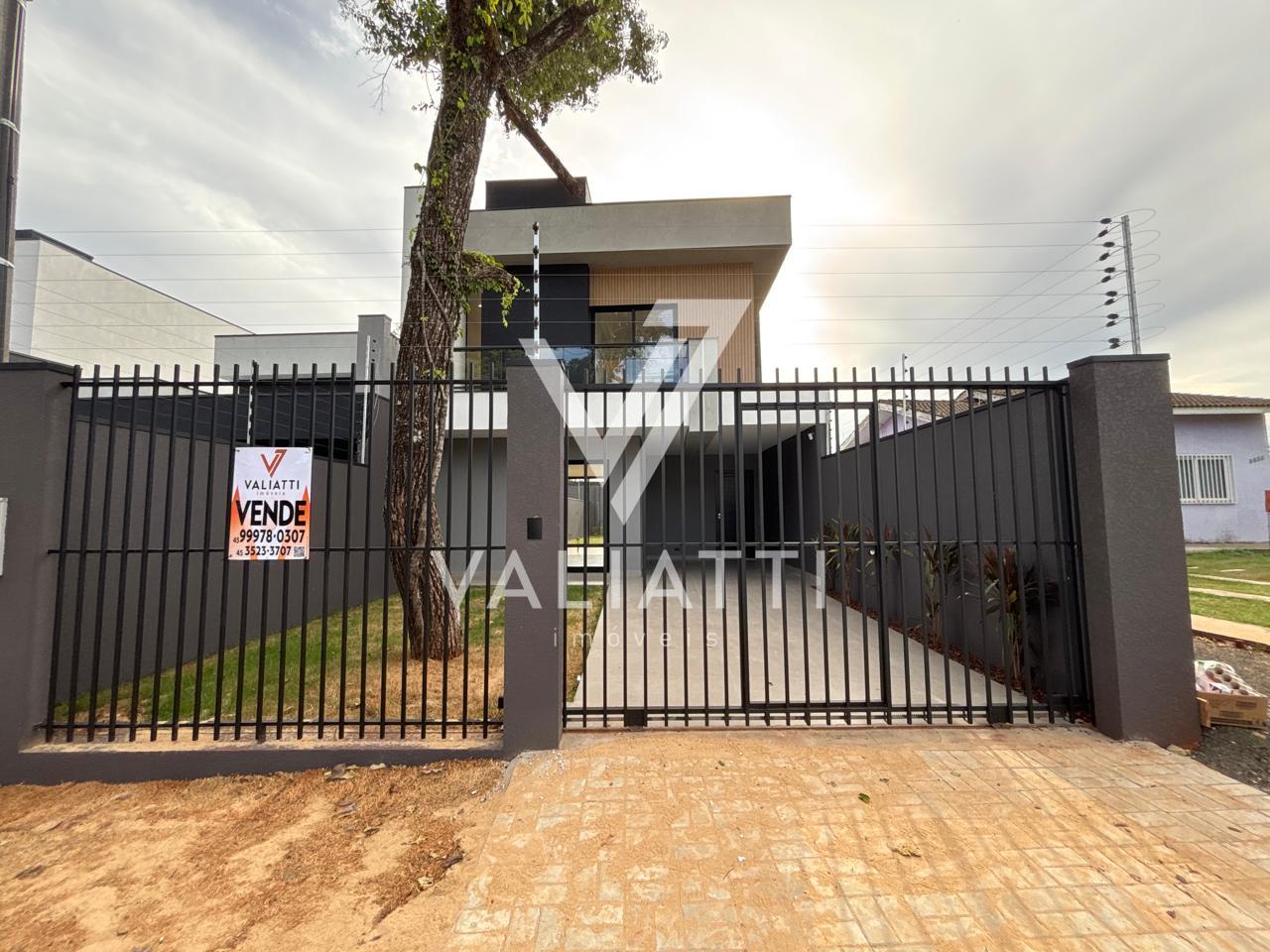 Sobrado com 03 Dormit?rios sendo 01 Su?te no Jardim Bourbon