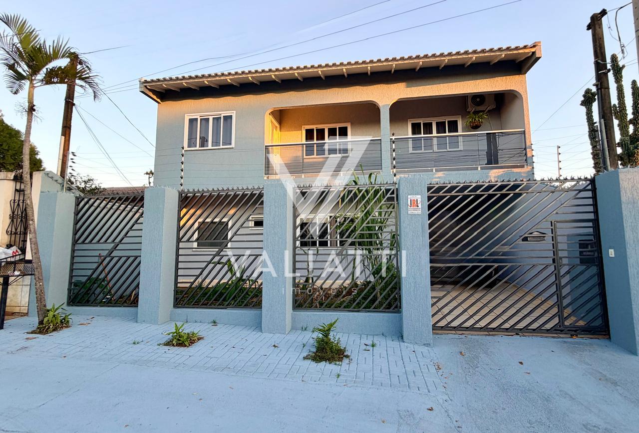 Sobrado Semi-Mobiliado com 05 Dormitórios sendo 01 Suíte no Ja...