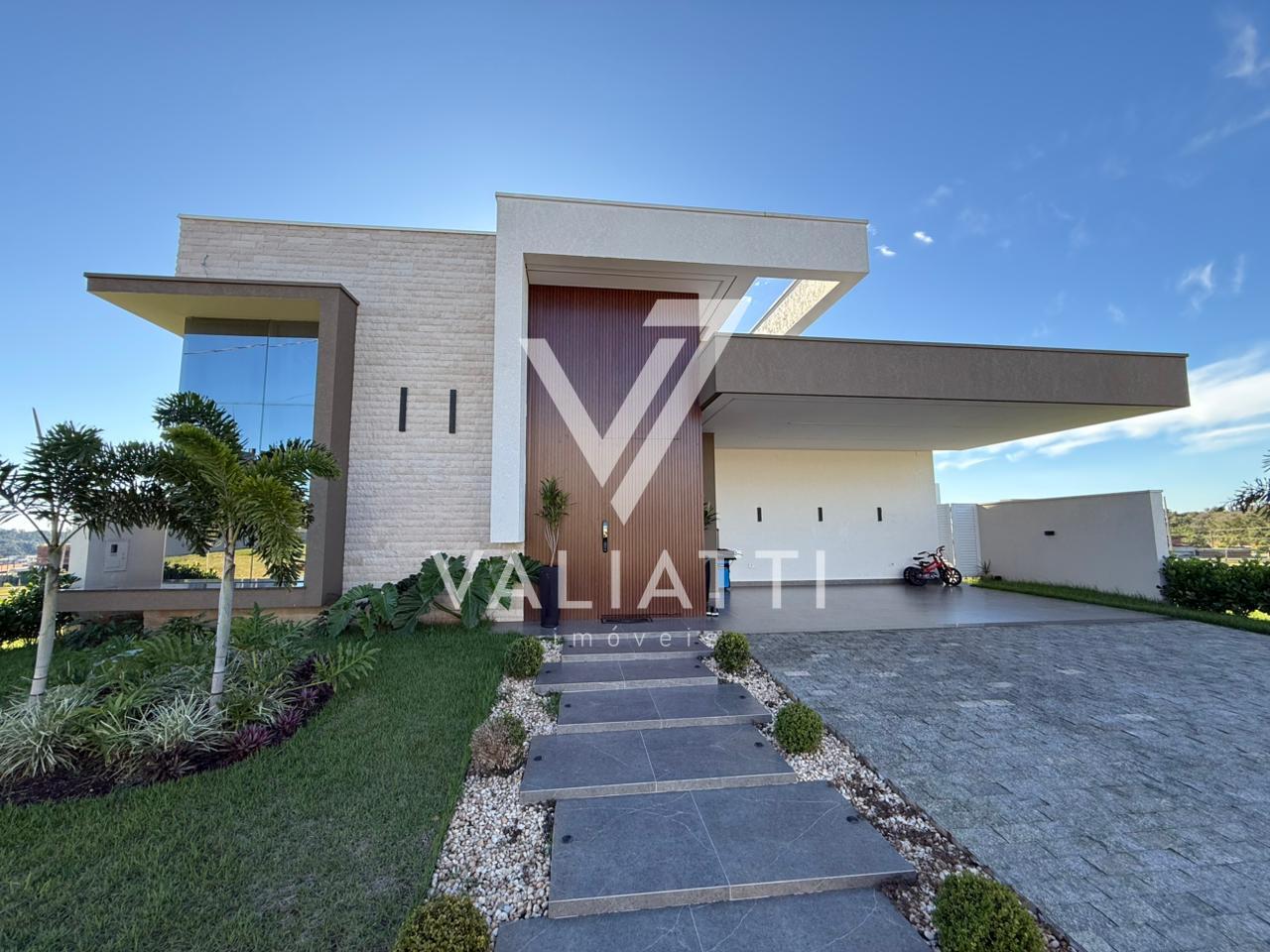 Casa Alto Padrão com 01 Suíte Master e 01 Demi Suíte no no Con...