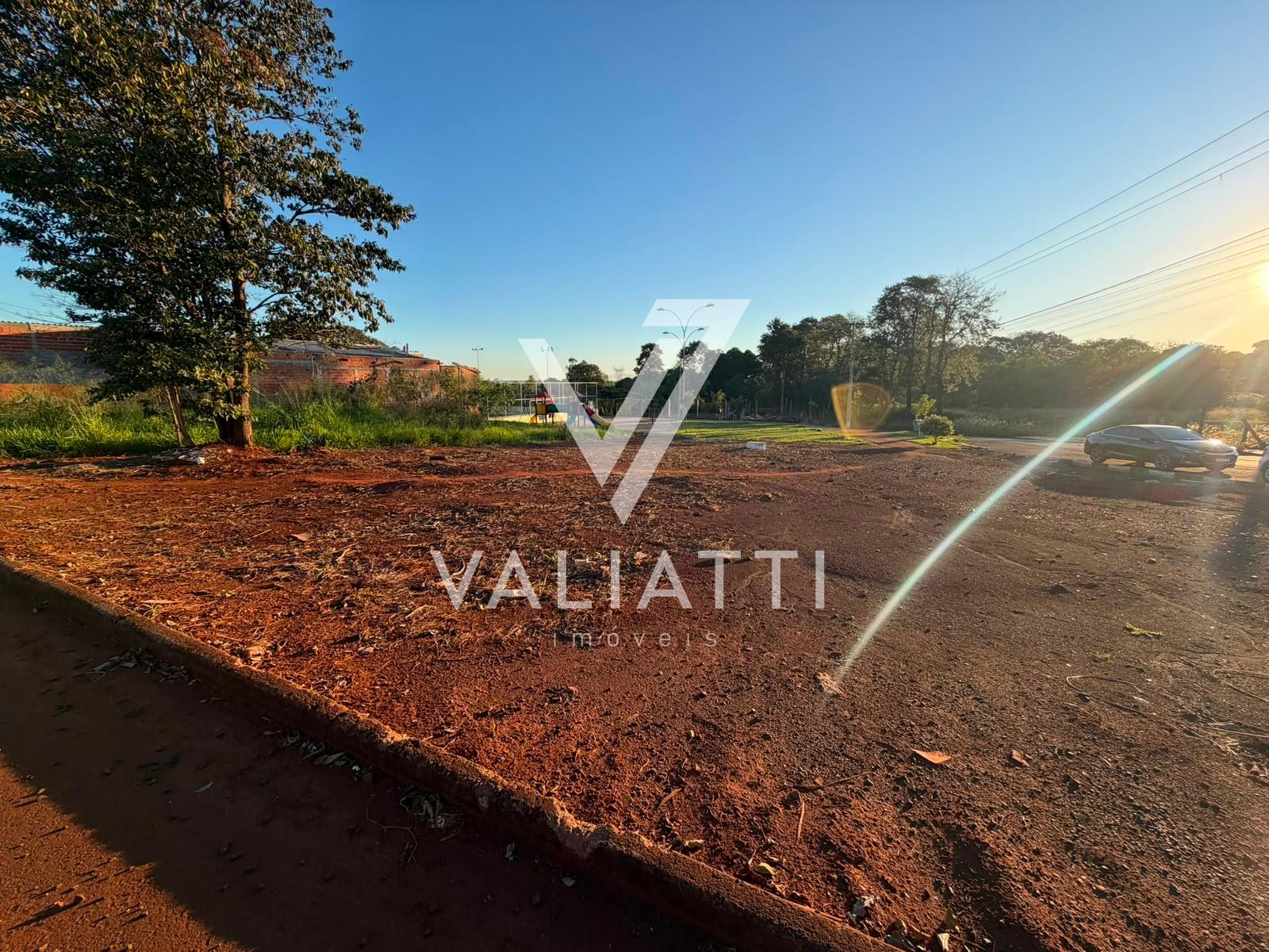 Terreno de Esquina com Área Total de 523,88 m² no Jardim Curitiba