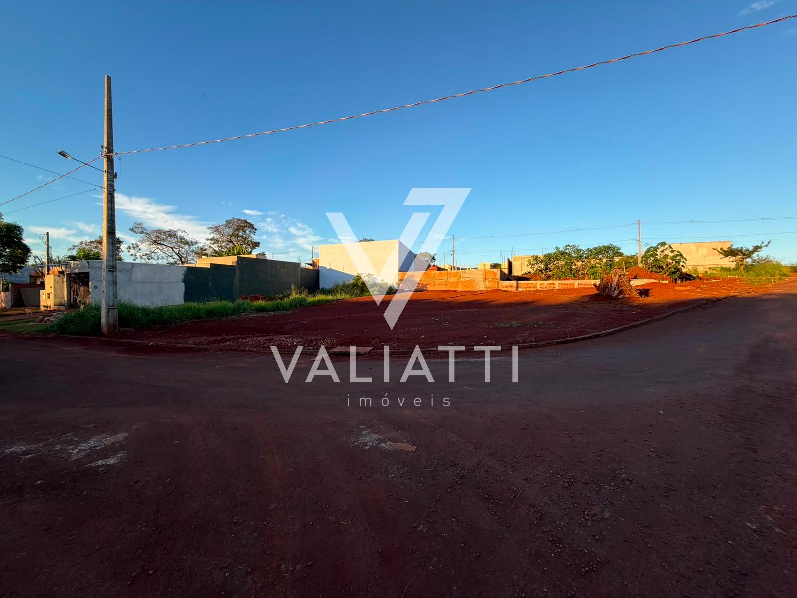 Terreno de Esquina com Área Total de 482,46 m² no Jardim Curitiba