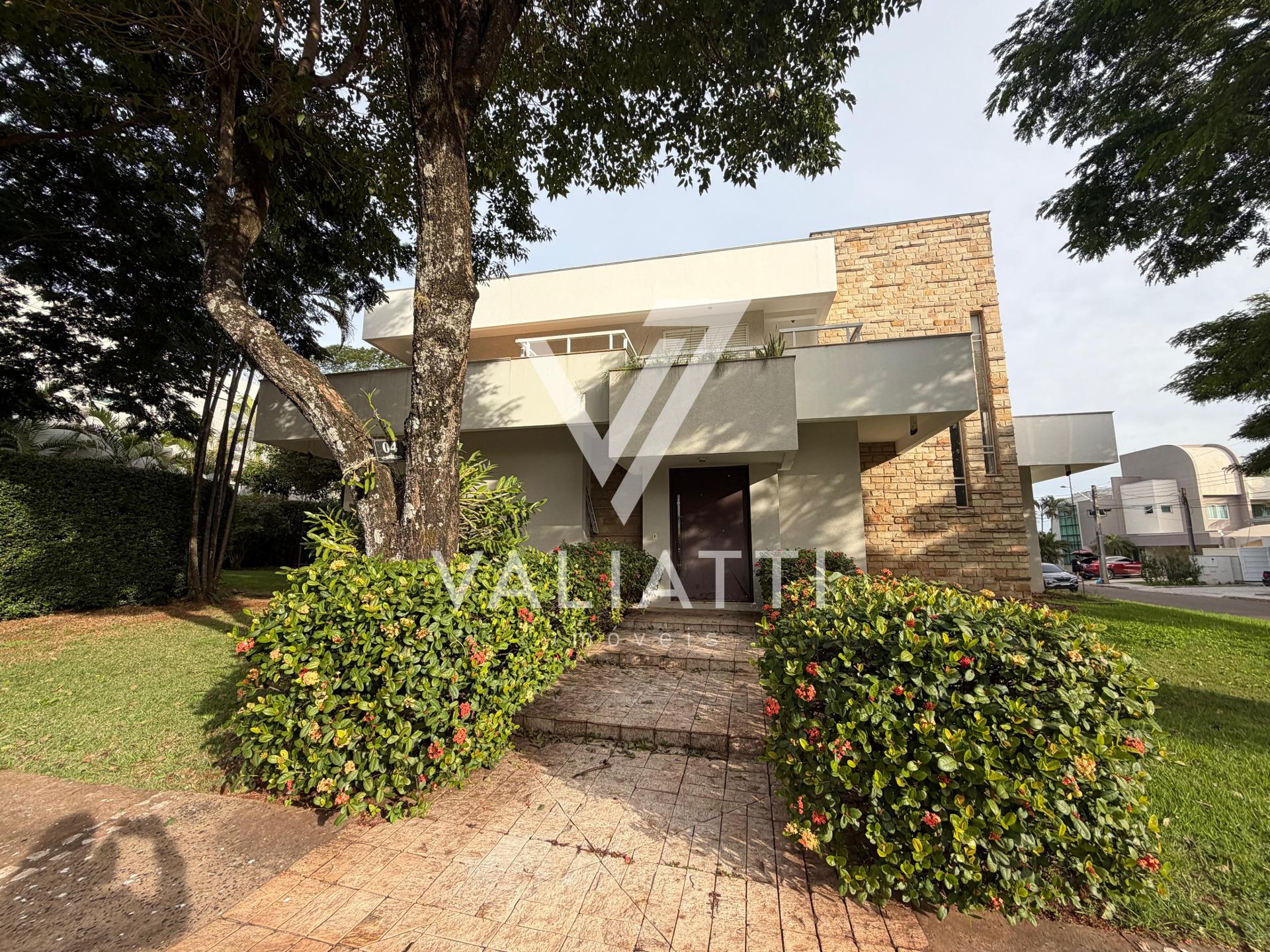 Sobrado com 03 Suites com Closet e ?rea Gourmet com Piscina no...