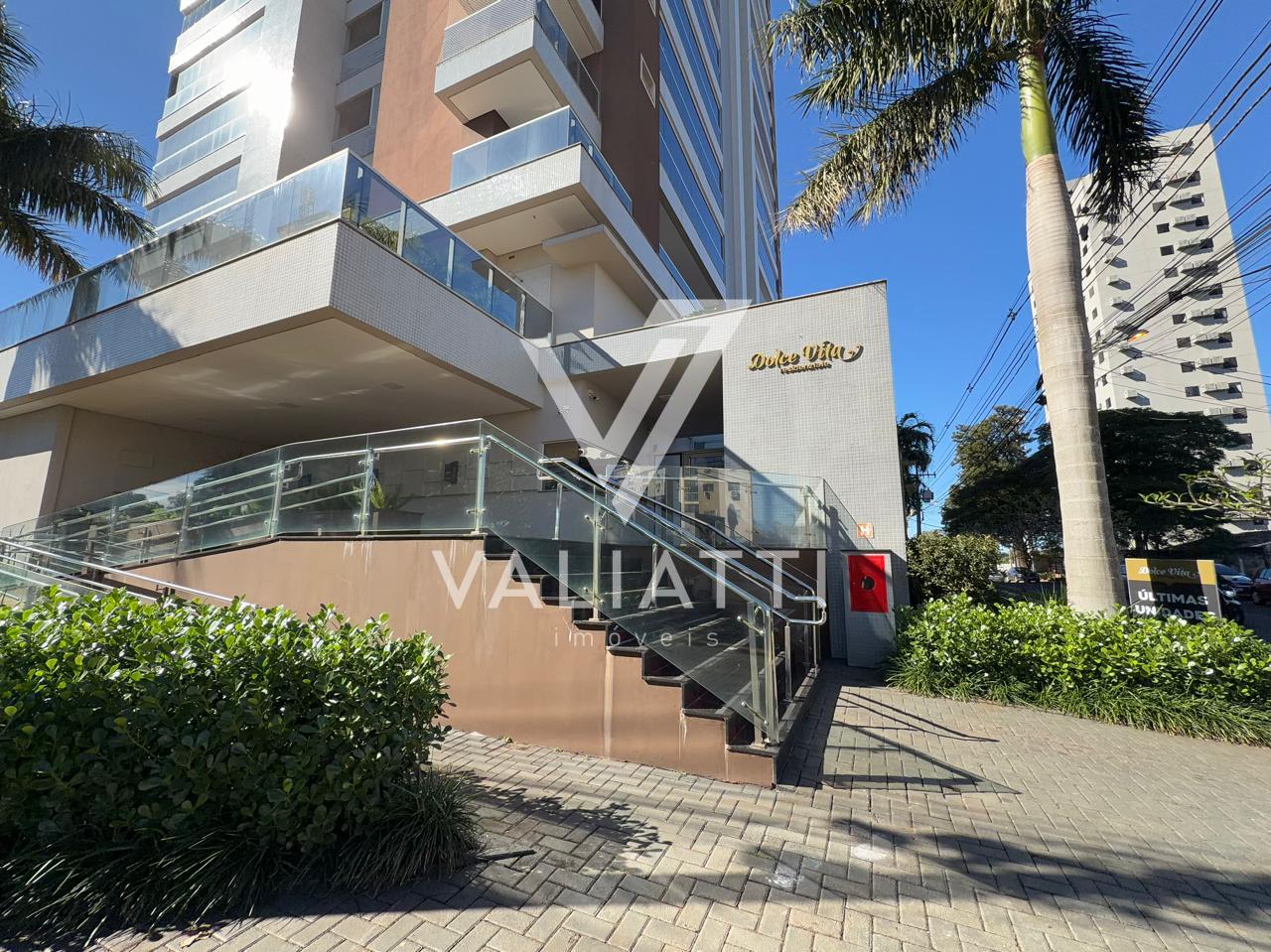 Apartamento com 03 Dormit?rios sendo 01 Suite e Sacada com Chu...