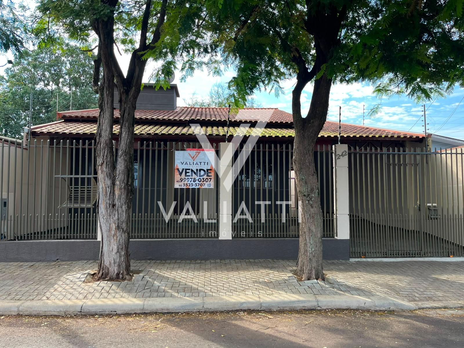 Casa com 03 Dormitórios sendo 01 Suíte com área de lazer nos f...
