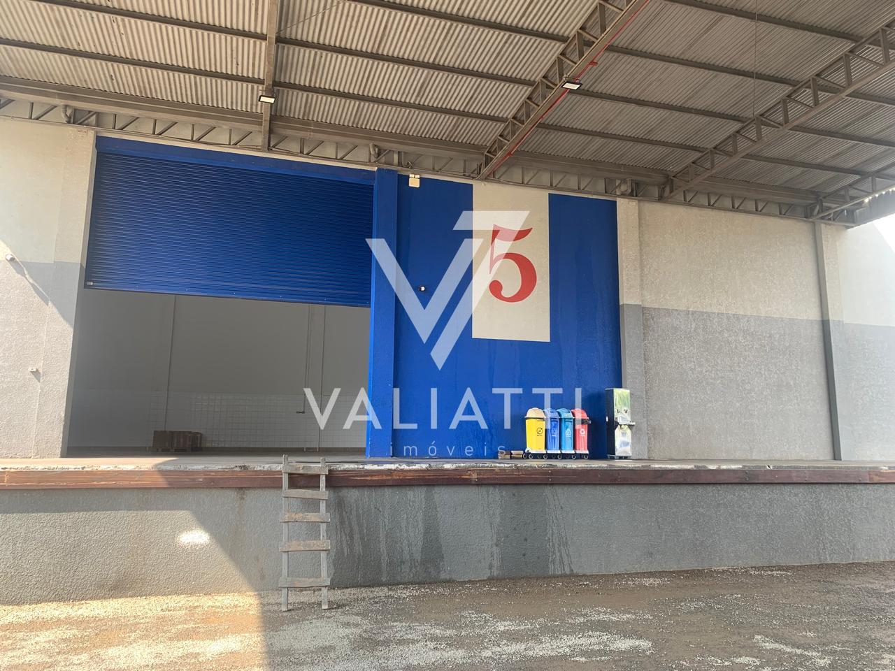Barracão de 820m² com Facil Acesso a BR 277 no Jardim Nacional