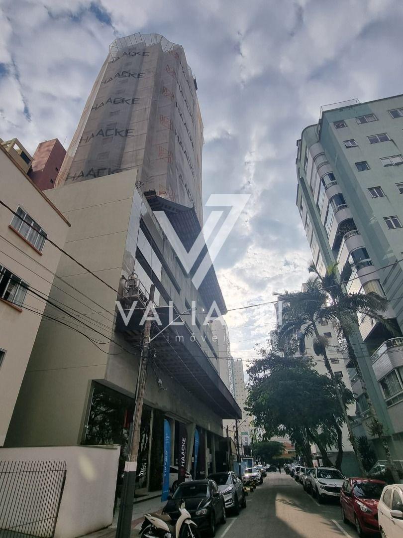 APARTAMENTO NO RESIDENCIAL COLLINA DE NAPOLI EM BALNEARÍO CAMB...