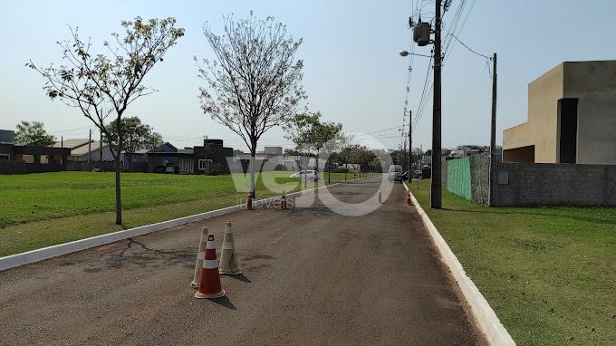 Terreno 300m   venda no Condomnio Araras- Foz do Iguau, PR.