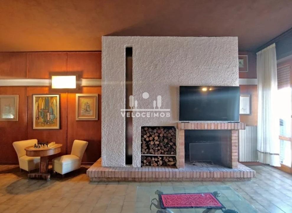 Vila com 2.000m  na Região Norte de Siena - Província Siena - Toscana - Itália