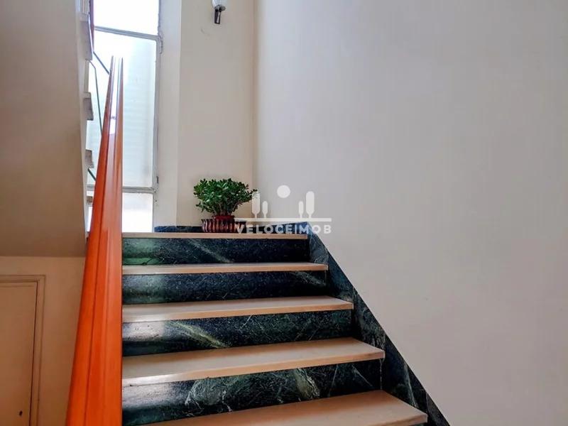 Apartamento com Jardim e Depósito