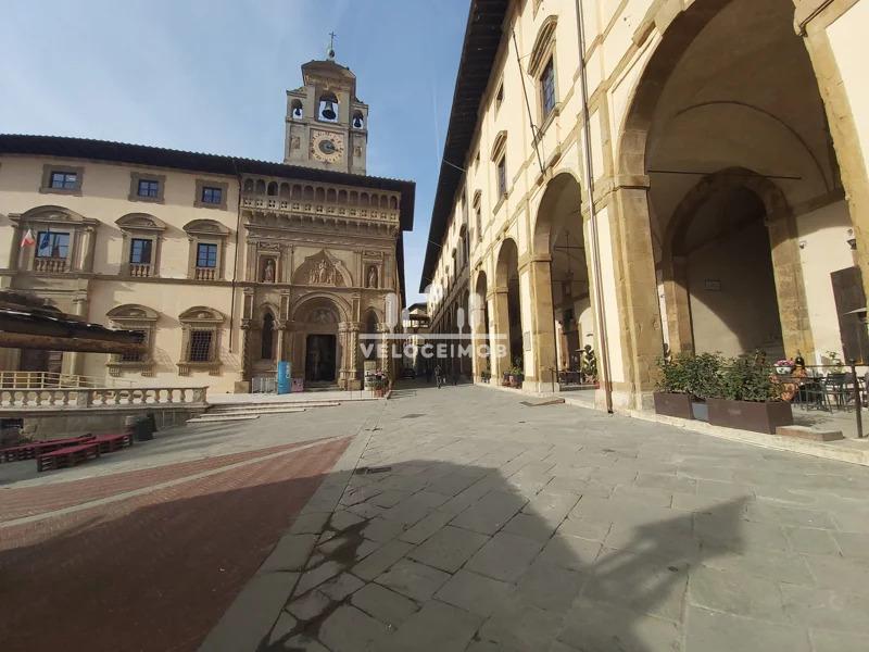 Palácio Histórico a poucos passos da Piazza Grande e da Fortaleza de Arezzo.