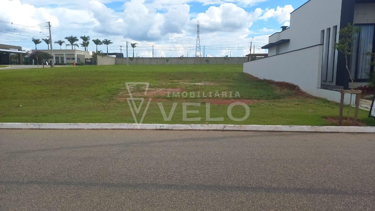 TERRENO EM CONDOMÍNIO DE ALTO PADRÃO