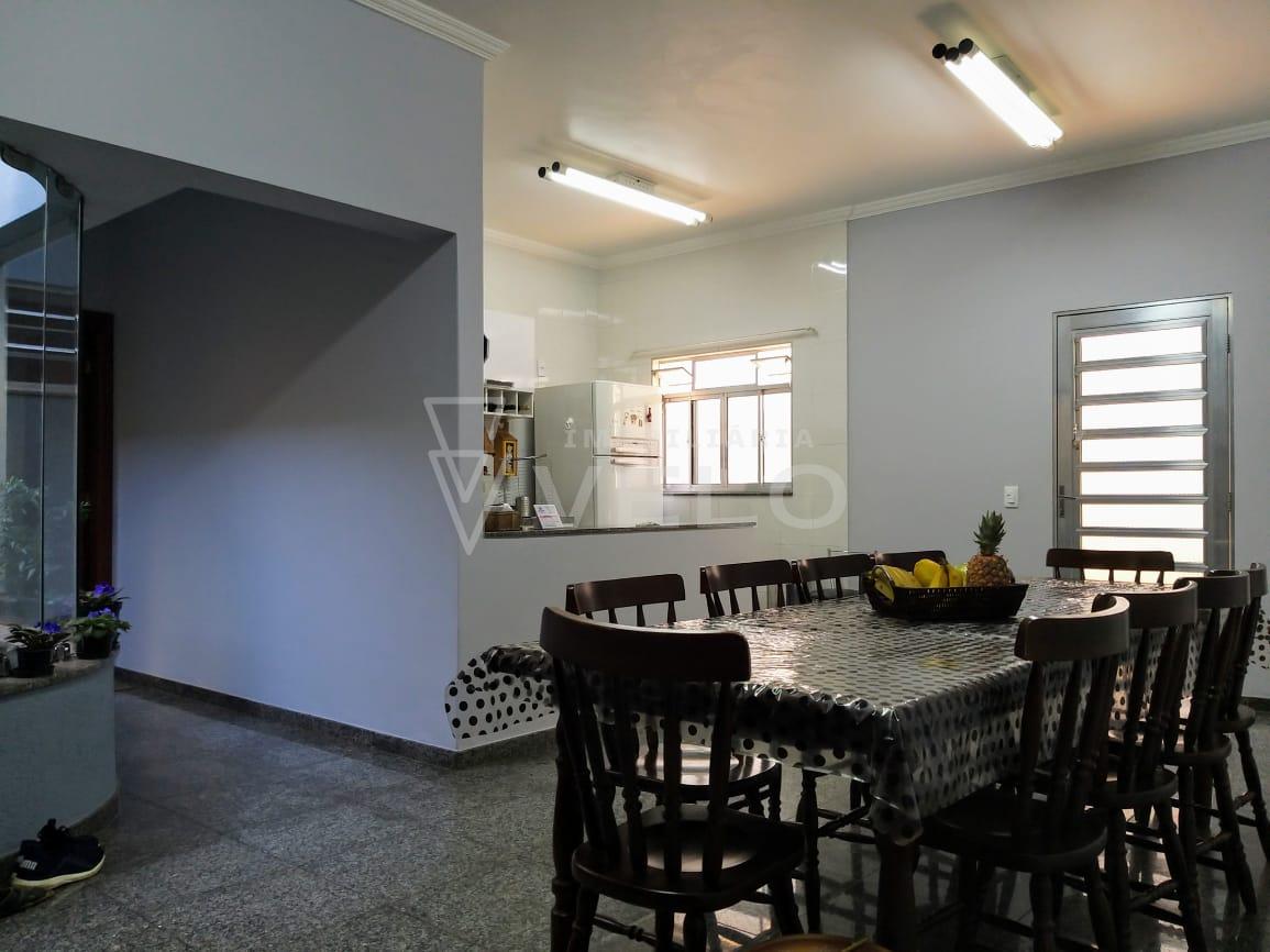 Casa à venda com 3 quartos, 250m² - Foto 7