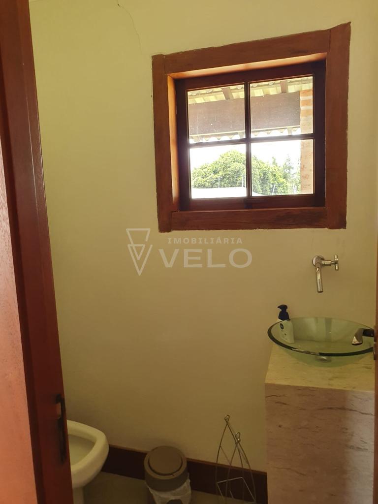 CASA COM 4 SUÍTES, AO LADO DOS BANCÁRIOS, ITAPETININGA SP