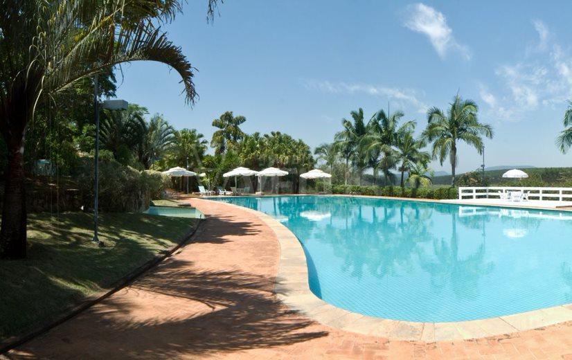 Fazenda à venda com 5 quartos, 1200m² - Foto 1