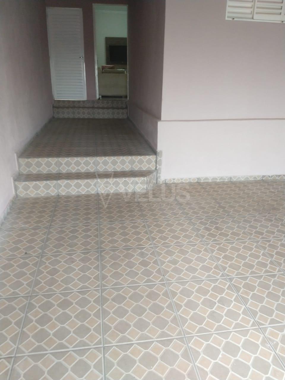 Casa à venda com 3 quartos, 105m² - Foto 2